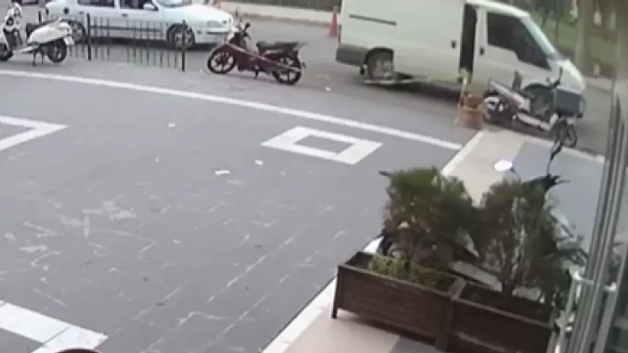 Otele silahlı saldırı! Korku dolu anlar kamerada