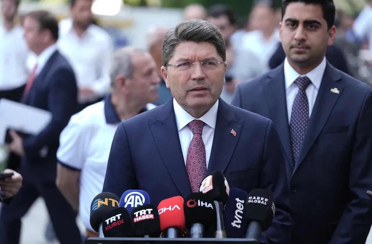 Özgür Özel'e 'Akın Gürlek' soruşturması