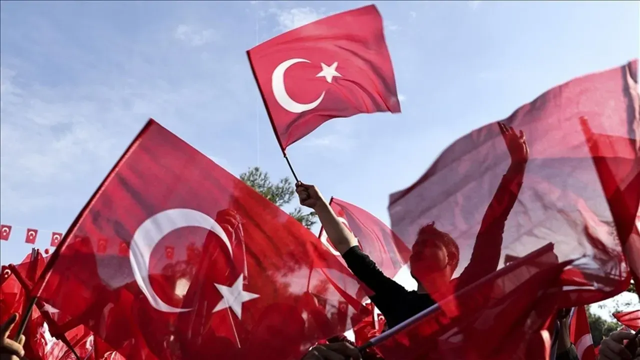 Yarın yarım gün mü? 29 Ağustos Cuma günü resmi tatil mi?