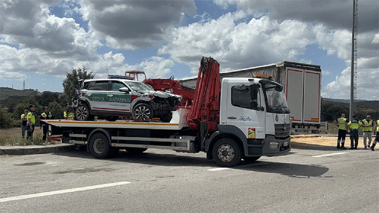 Bakan Yerlikaya açıkladı! Tır, gişelerde jandarma aracına dalmıştı: Kanında uyuşturucu çıktı