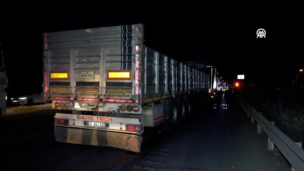 Balıkesir'de zincirleme trafik kazası! Ölü ve yaralılar var