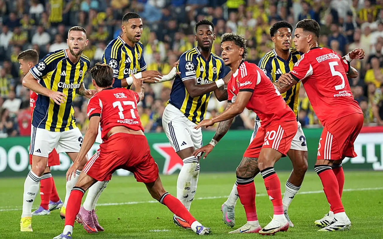 Fenerbahçe'nin UEFA Avrupa Ligi'ndeki rakipleri belli oldu! İşte fikstür ve maç tarihleri