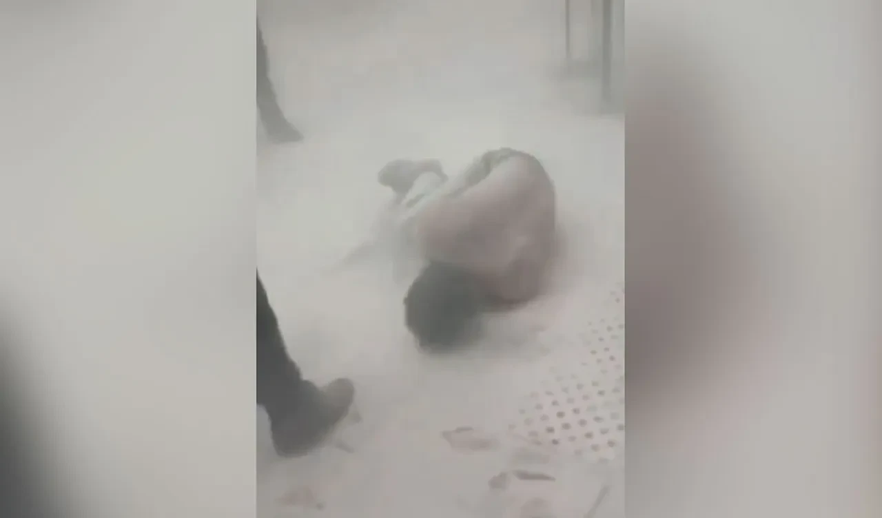 Havalimanında dehşet! Uçağı kaçırınca kendini ateşe verdi