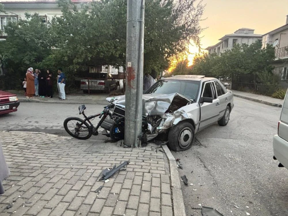 Erzincan’da meydana gelen kazada, yoldan geçen bisikletli çocuk yaralandı
