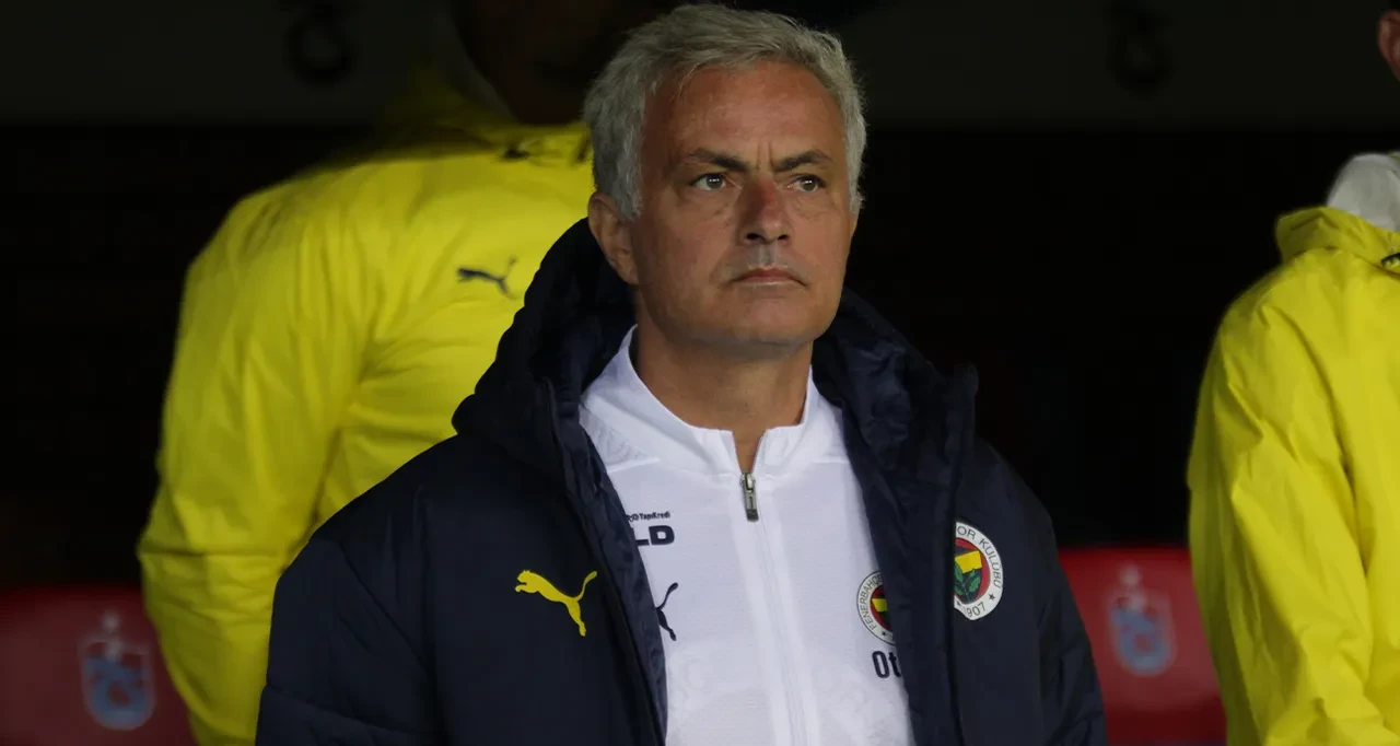 Jose Mourinho neden kovuldu? Fenerbahçe yollarını ayırdığını açıkladı