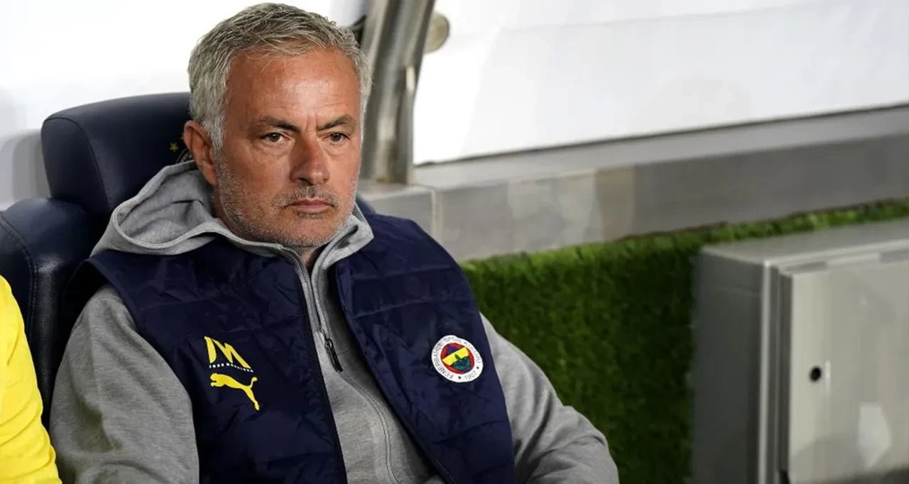 Jose Mourinho neden kovuldu? Fenerbahçe yollarını ayırdığını açıkladı