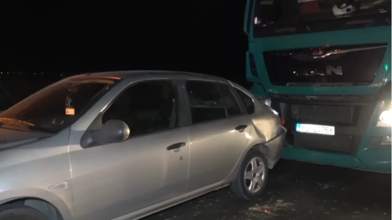Kamyon, yolcu otobüsü, tır ve otomobil çarpıştı: Ölü ve yaralılar var