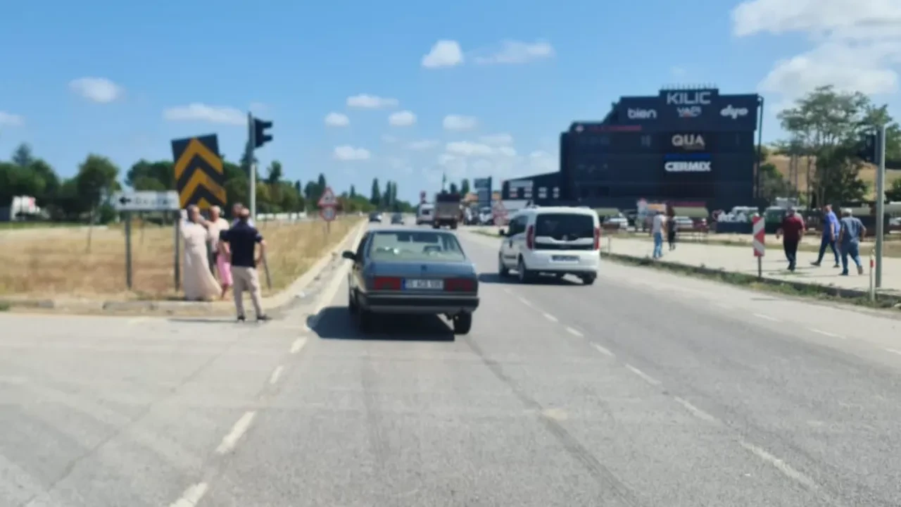 Kazanın biri kaldırılmadan ikinci kaza kameraya yansıdı