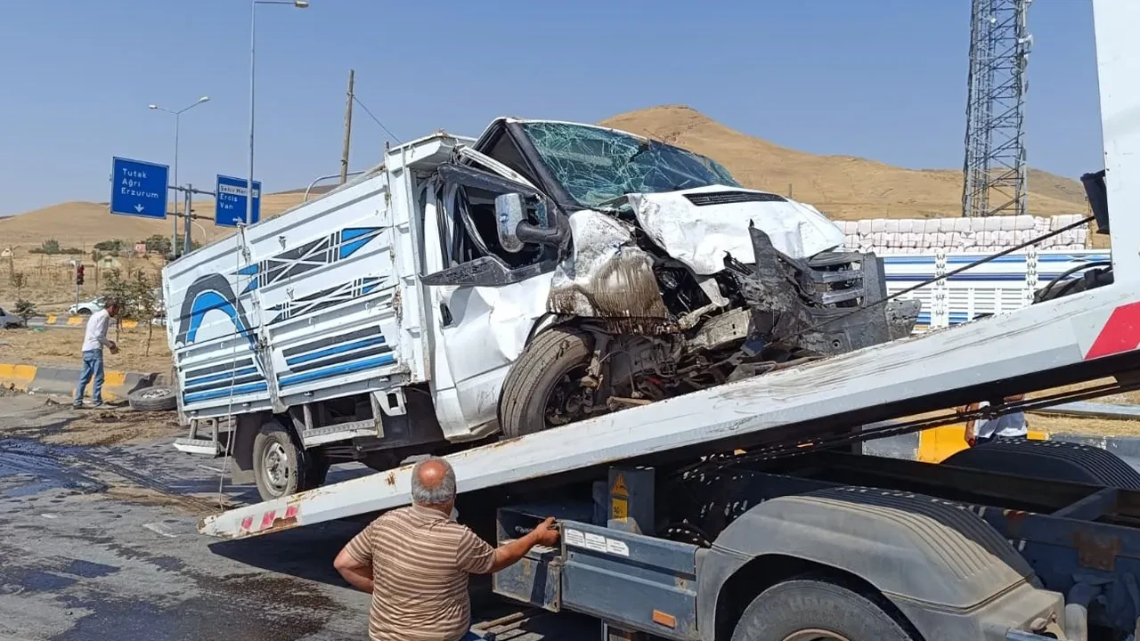 Kırmızı ışık ihlali feci kaza getirdi! 8 yaralı