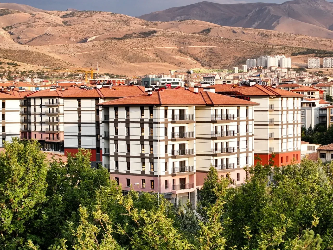 Malatya yeniden ayağa kalkıyor! 300 bininci konut teslim edilecek