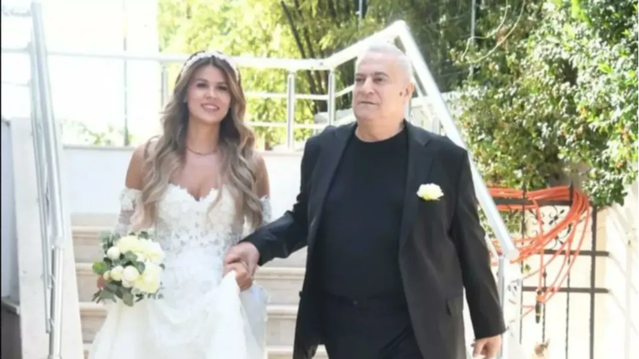 Mehmet Ali Erbil, düğünün ertesi sabahı takipçilerinden takı topladı 