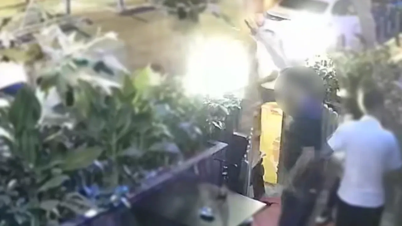 Restoranda dehşet saçtı! Korku dolu anlar kamerada