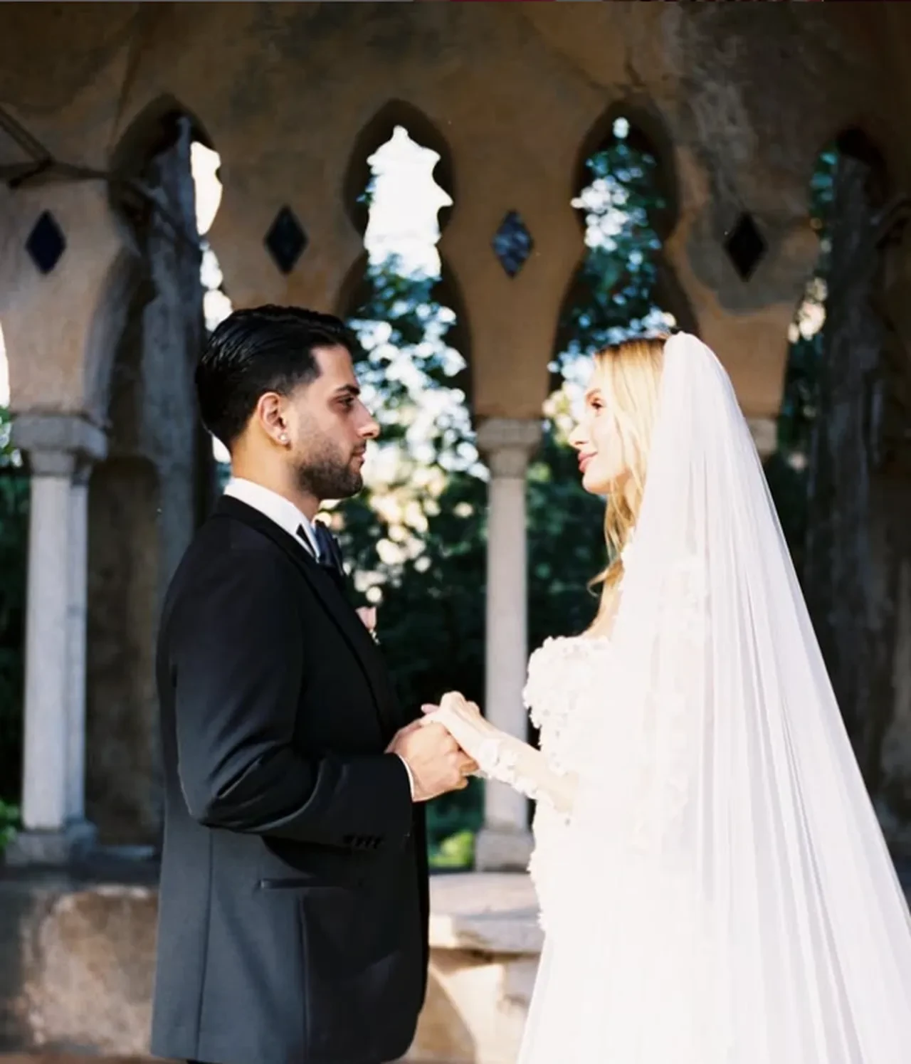 Reynmen eşi Emire Cansu Kurtaran'a ultra lüks araç tasarlattı! Anne Nasibe Yılmaz'ın tepkisi merak konusu oldu