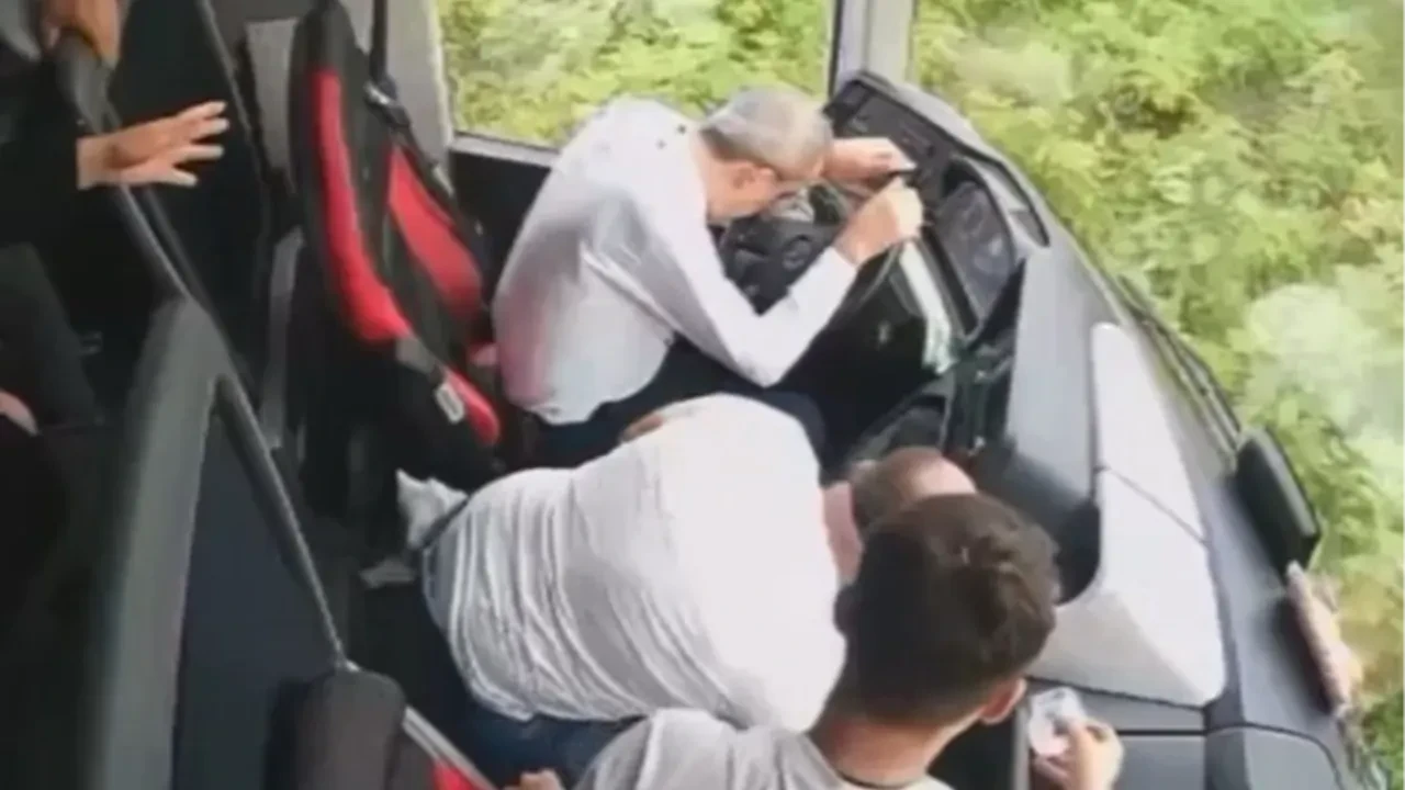 Samsun'daki feci kazadan yeni görüntüler! Şoför yardım istedi ama... 