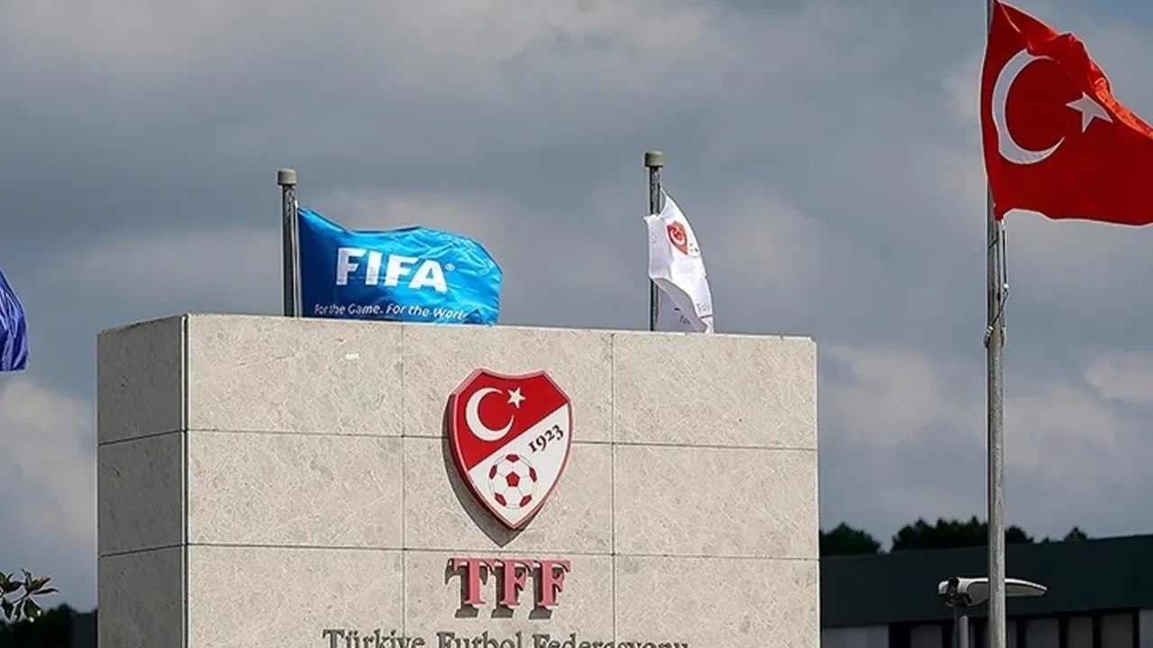 /spor/super-lig-2025-2026-sezonunun-ismi-belli-oldu-3245085