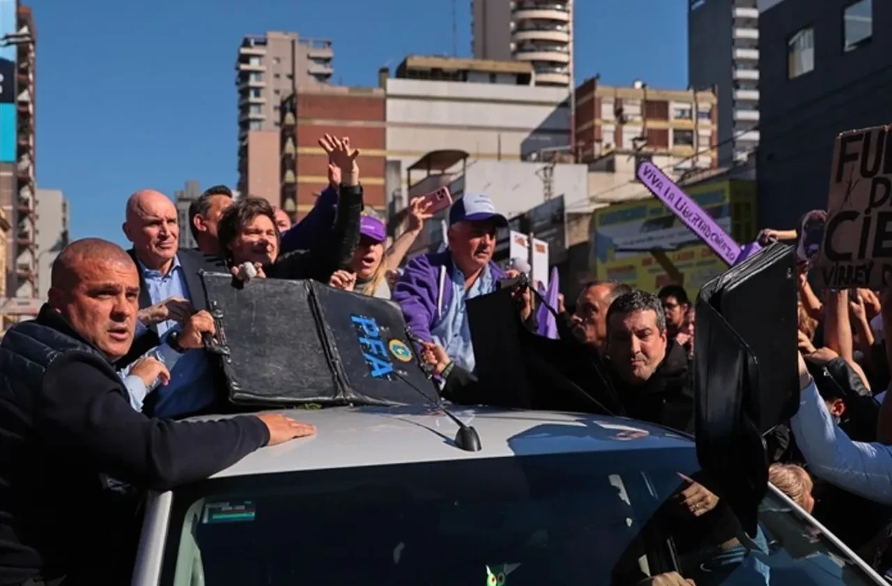 Taşlı saldırıya uğramıştı! Arjantin Devlet Başkanı Milei'den olaya ilginç yorum