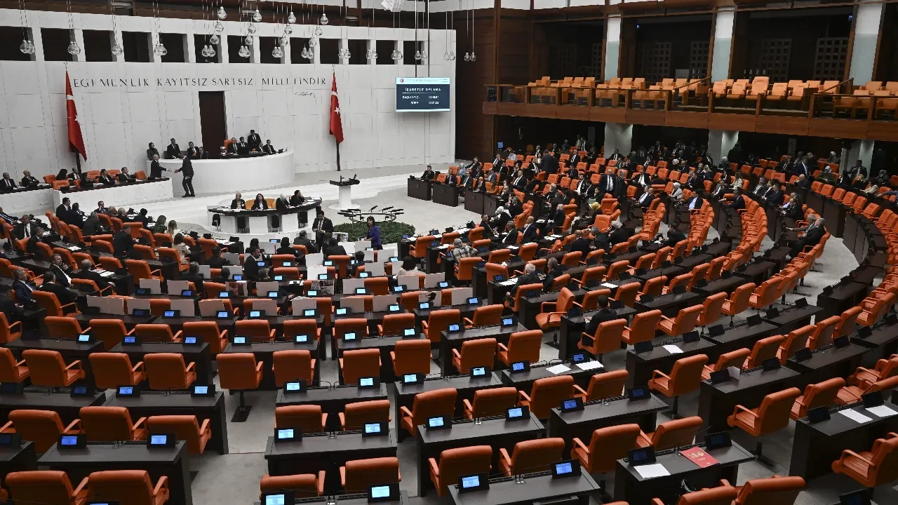 TBMM olağanüstü gündemle toplanıyor: Başkan Kurtulmuş çağrı yaptı