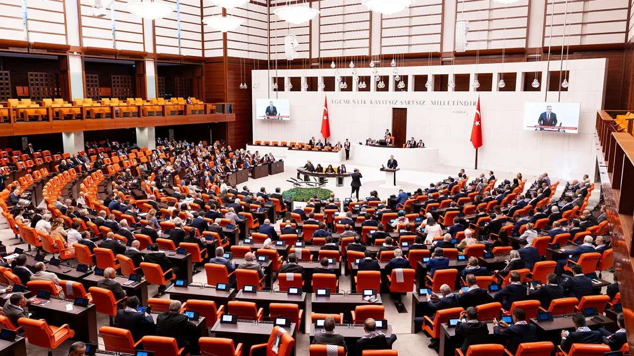 Türkiye'den kritik Gazze hamlesi! Tezkere TBMM'de kabul edildi: İsrail çağrısı dikkat çekiyor