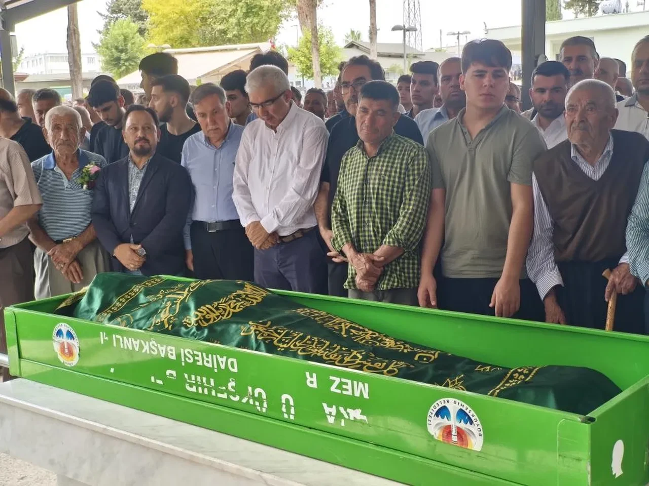 AK Parti’nin acı günü! Gözyaşları içinde toprağa verildi