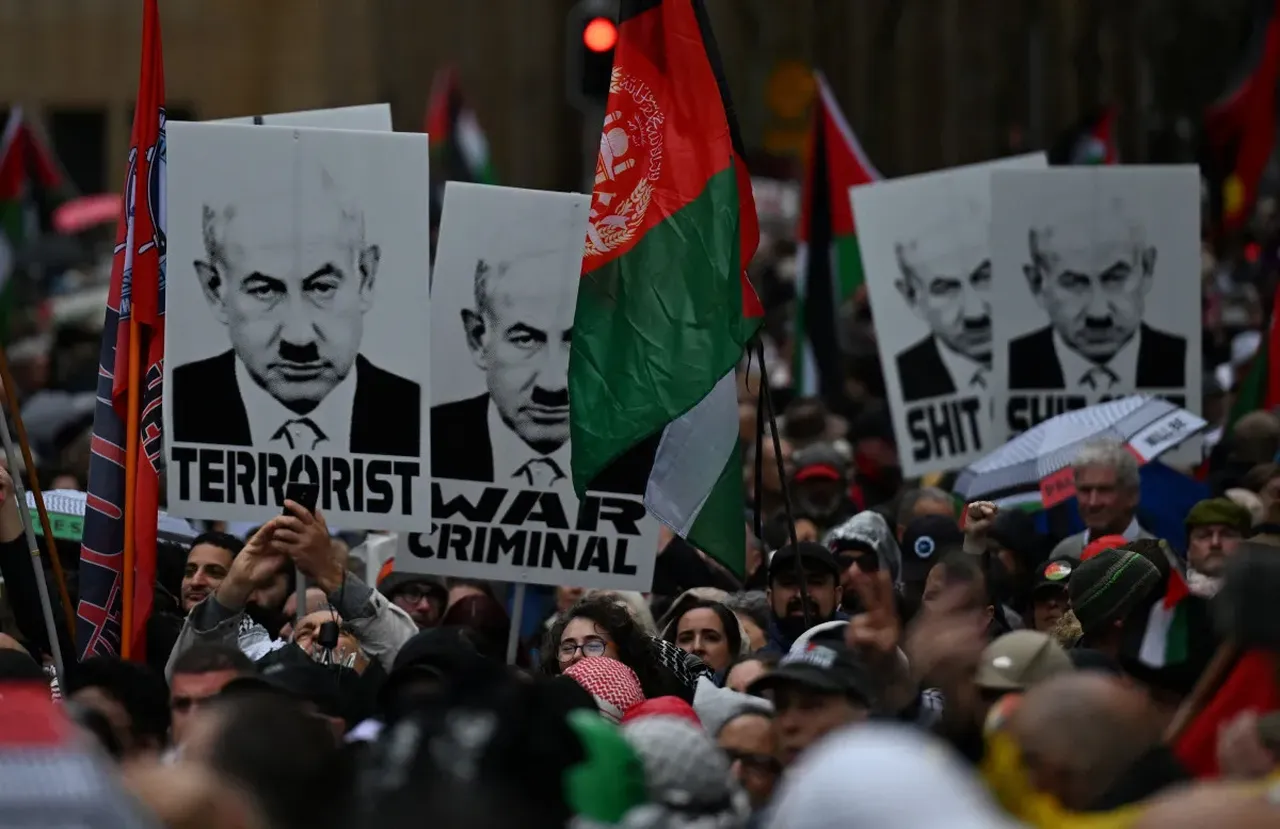 Avustralya'da 90 bin kişi Gazze için yürüdü! Pankartları dikkat çekti