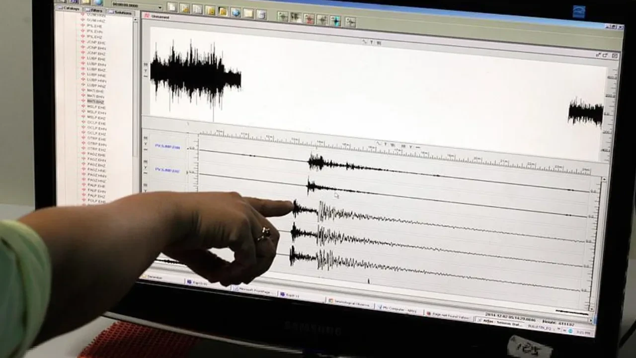 Çanakkale'de deprem oldu: Kandilli Rasathanesi Edremit Körfezi'ndeki sarsıntıyı duyurdu