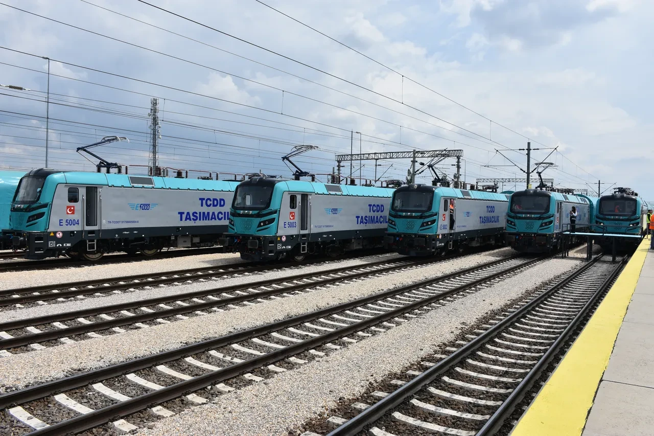 Çin'den yola çıkan iki yük treni yarın Türkiye'den Avrupa'ya hareket edecek