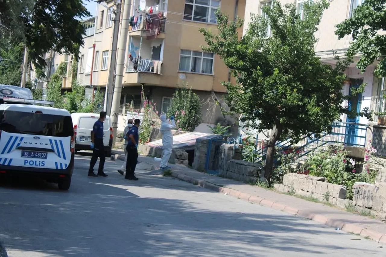 Evdeki koku acı olayı ortaya çıkardı! 2 hafta haber alınamadı