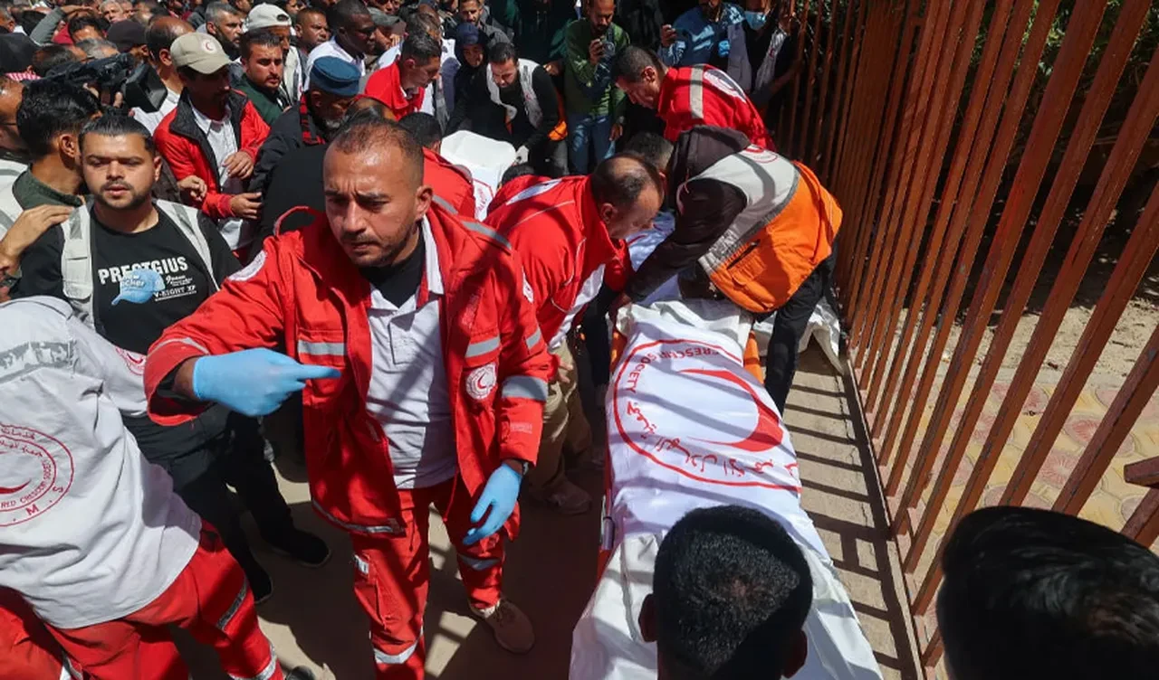 İsrail, Gazze'de Filistin Kızılay'ının karargahını hedef aldı! Ölü ve yaralılar var