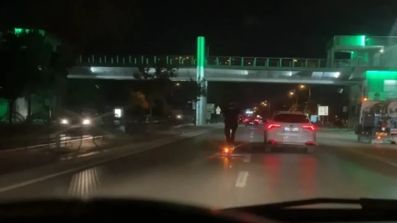 Konya’da scooter sürücüsü trafiği altüst etti