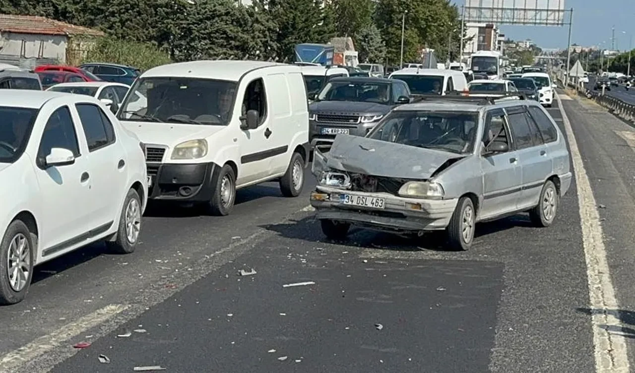 Silivri'de zincirleme kaza: Yaralılar var, İstanbul yönünde trafik durdu