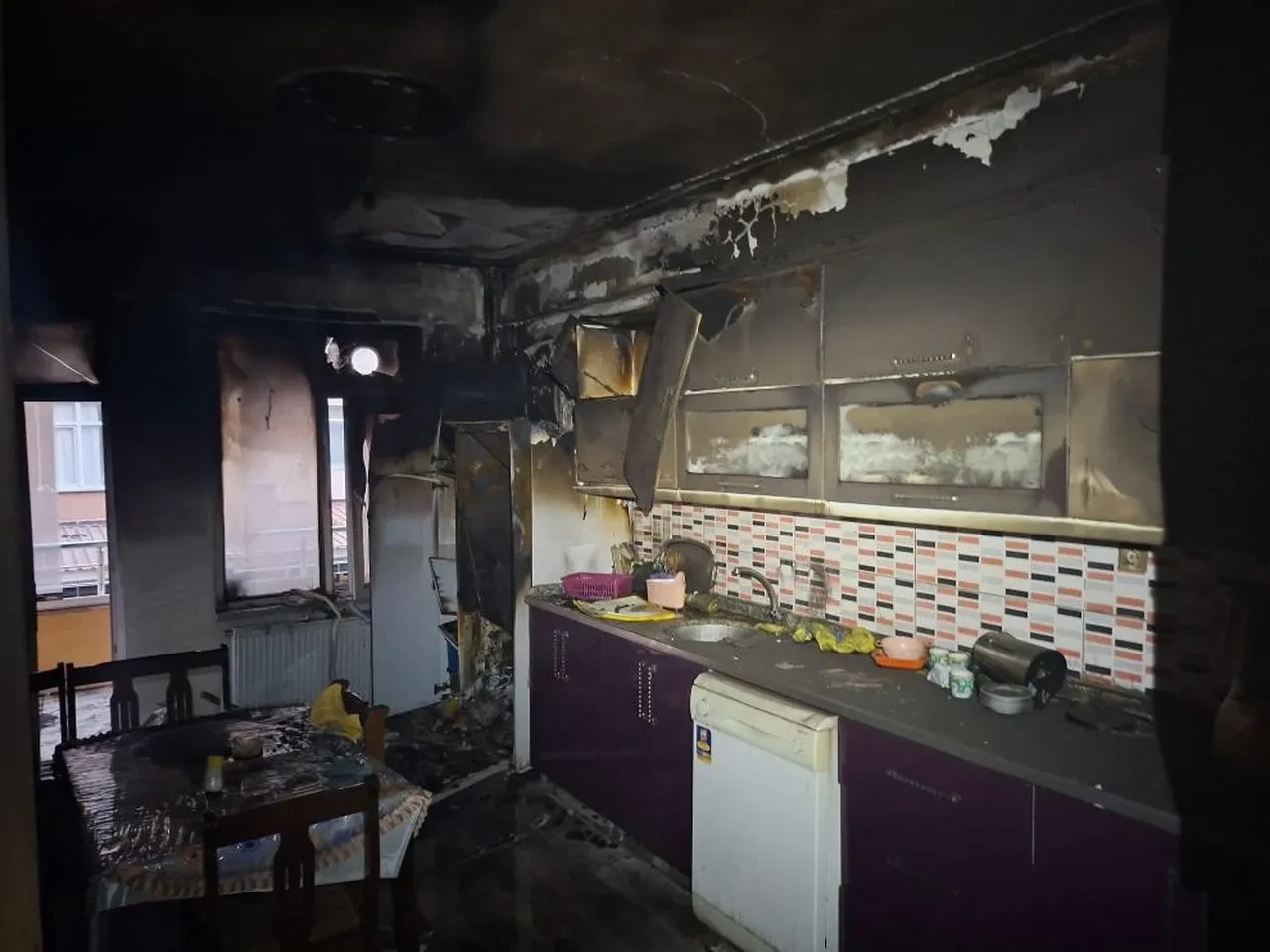 Ağrı'da bir binada patlama: Çok sayıda kişi tahliye edildi