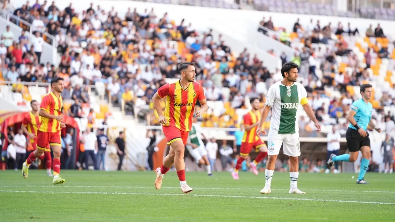 Bursaspor maçı hangi kanalda, saat kaçta? 1461 Trabzon FK ile karşı karşıya gelecek