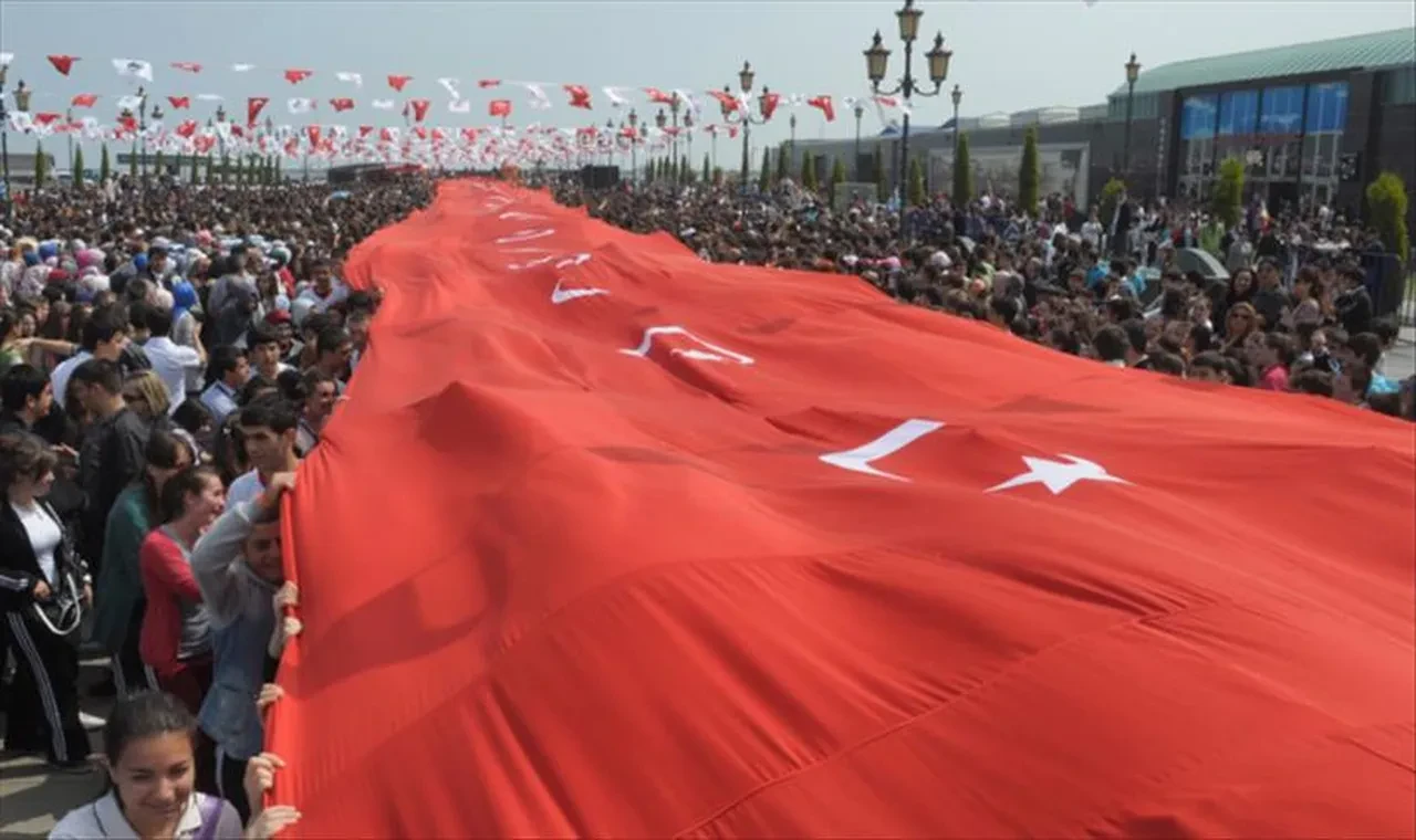 Çanakkale 30 Ağustos etkinlikleri ve ücretsiz konserler! TCG Karabiga ve TCG Rüzgar Gemisi ziyarete açıldı