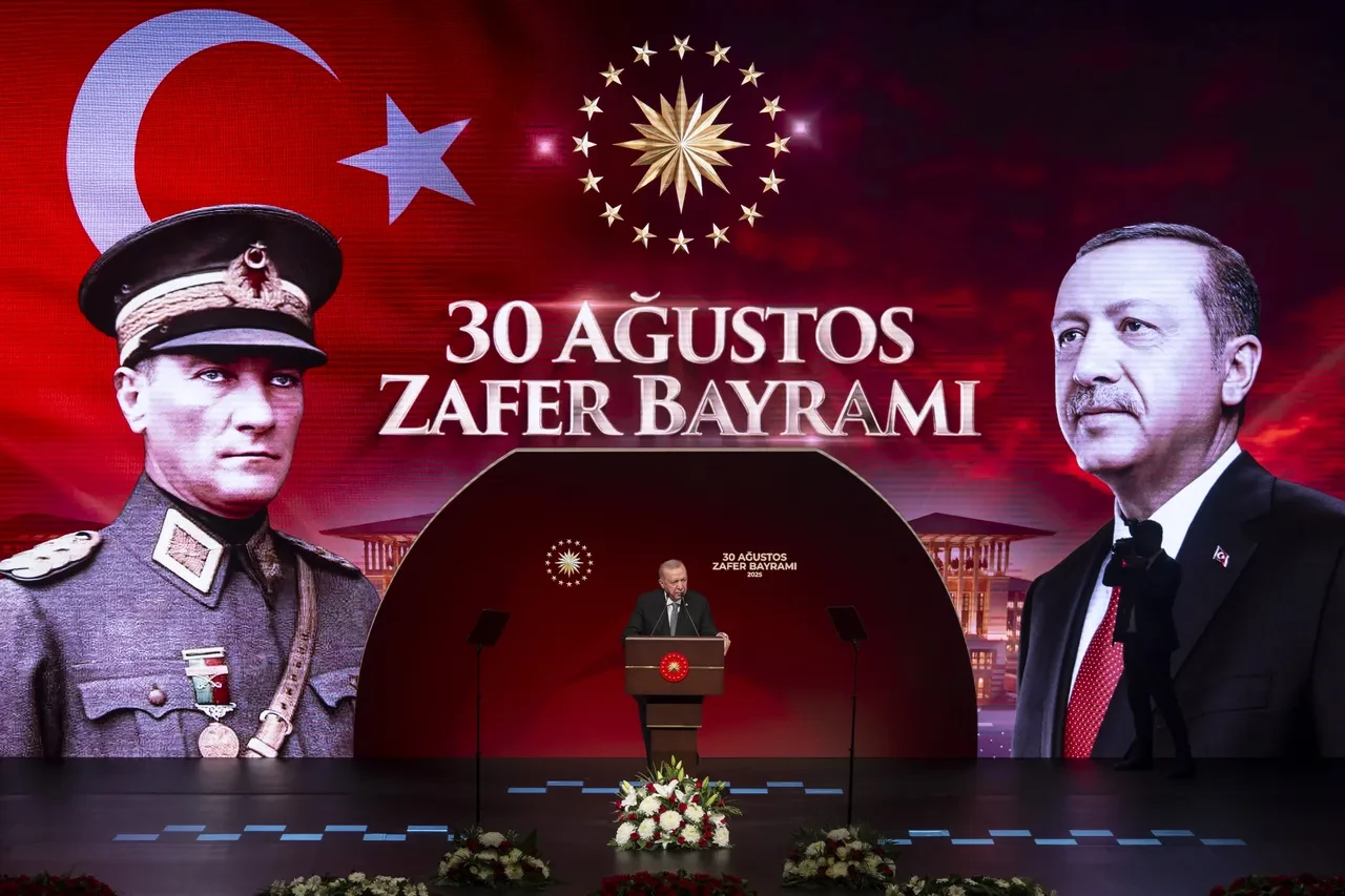 Cumhurbaşkanı Erdoğan: İçinde bulunduğumuz asrı Türkiye Yüzyılı yapana kadar çalışacağız