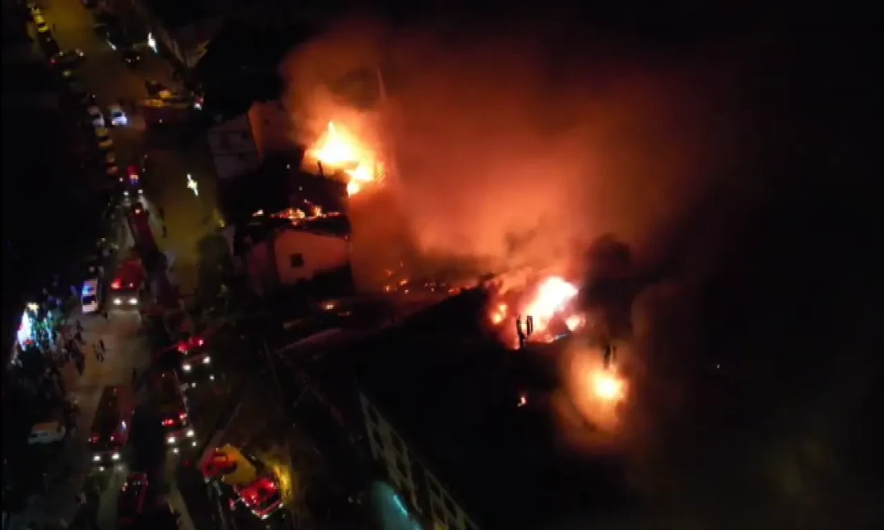 Erzurum'da cağ kebapçısı yangını evlere ve otele sıçradı!