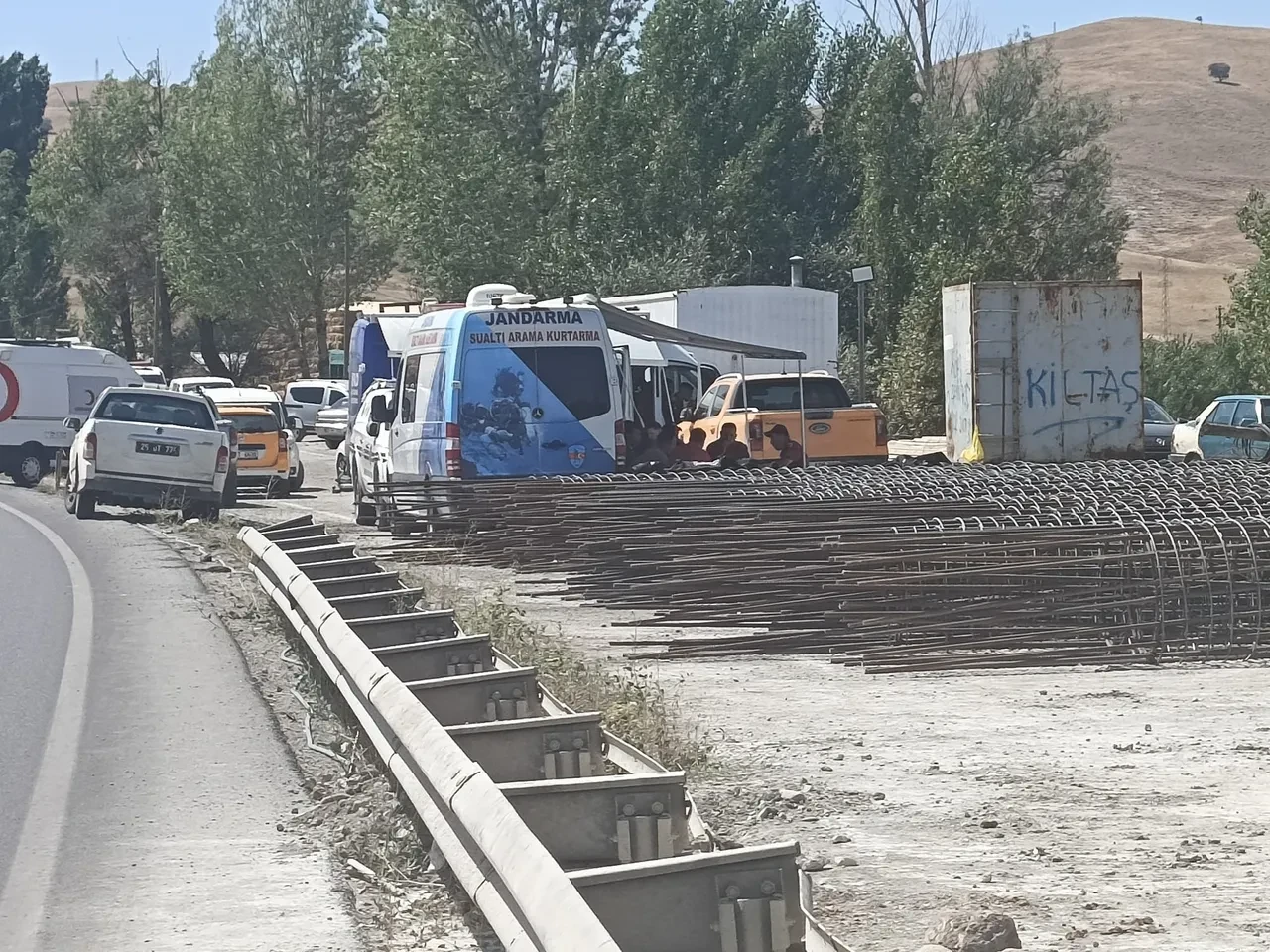 Erzurum'da esrarengiz olay! Kaza yapan araçtaki kadın bulunamıyor