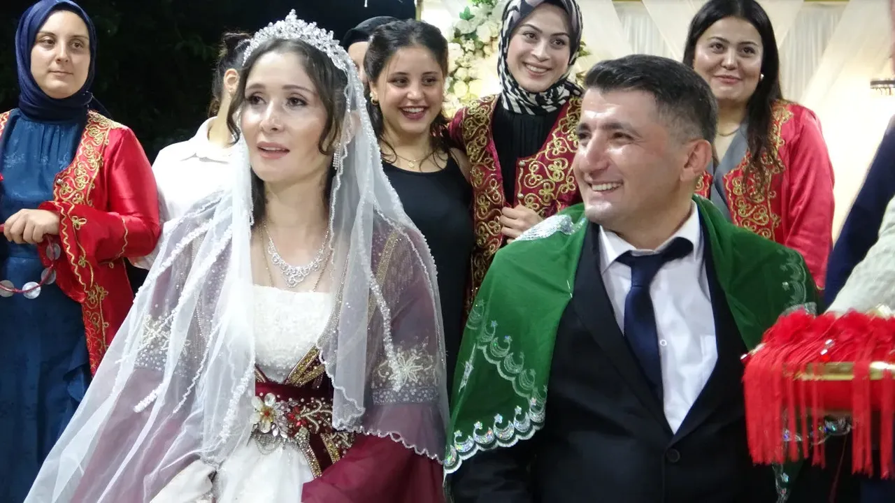 Giresun'da kaçarak evlenen çift, 17 yıl sonra düğünlerini yaptı