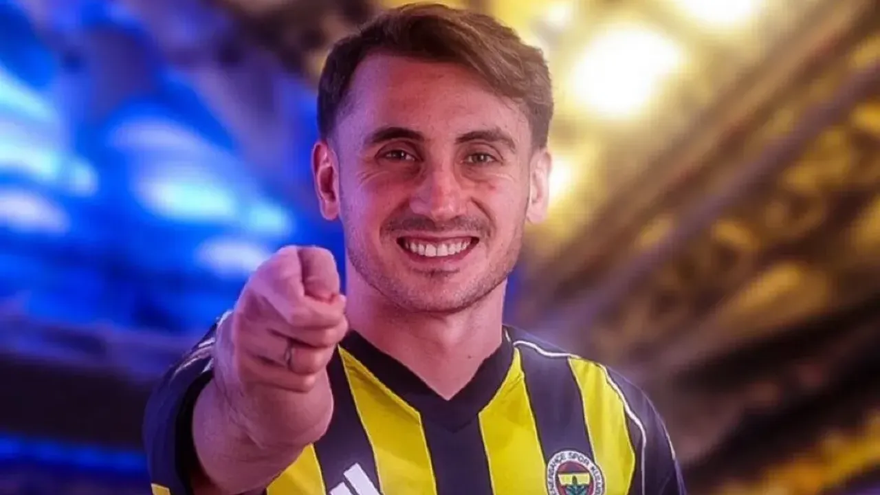 Kerem Aktürkoğlu uçağı İstanbul'a ne zaman, saat kaçta gelecek? Fenerbahçe transferde mutlu sona ulaştı