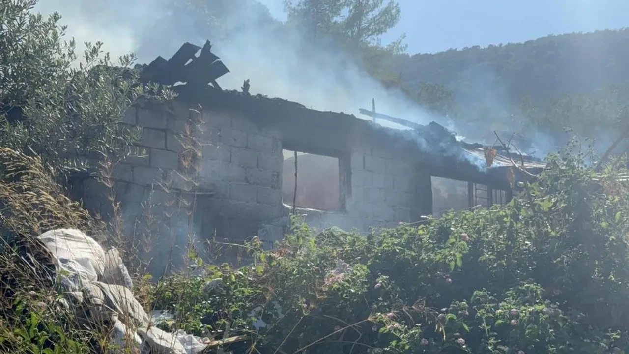 Madde bağımlısı genç ailesinin evini ateşe verdi