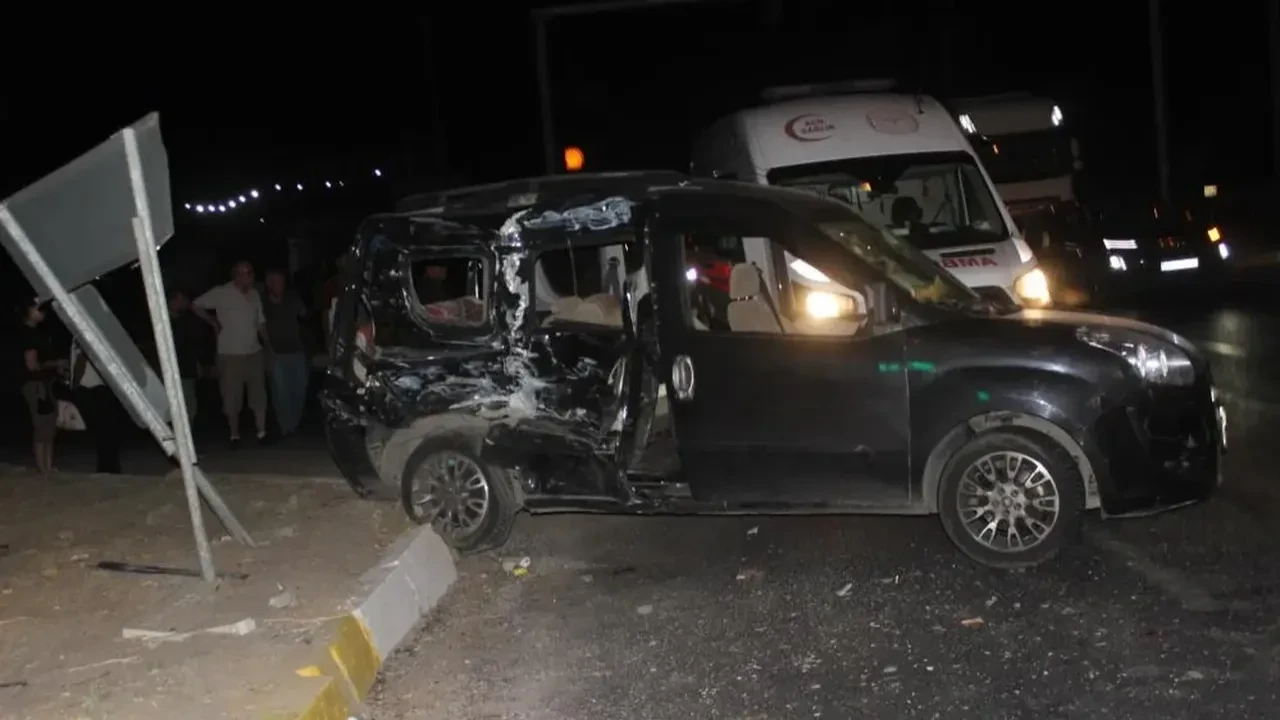 Manisa Salihli’de korkunç kaza: 1 ölü, 2’si ağır 8 kişi yaralandı