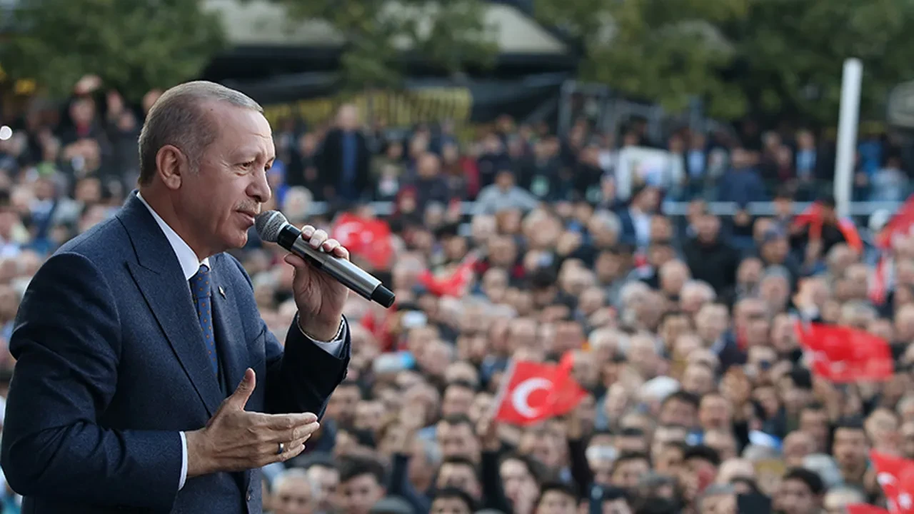 AK Parti 81 ilde mahalle mahalle geziyor! Türkiye Yüzyılı Buluşmaları'nda her yerde tek konu öne çıkıyor