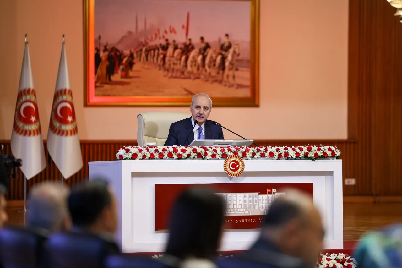 AK Parti 81 ilde mahalle mahalle geziyor! Türkiye Yüzyılı Buluşmaları'nda her yerde tek konu öne çıkıyor