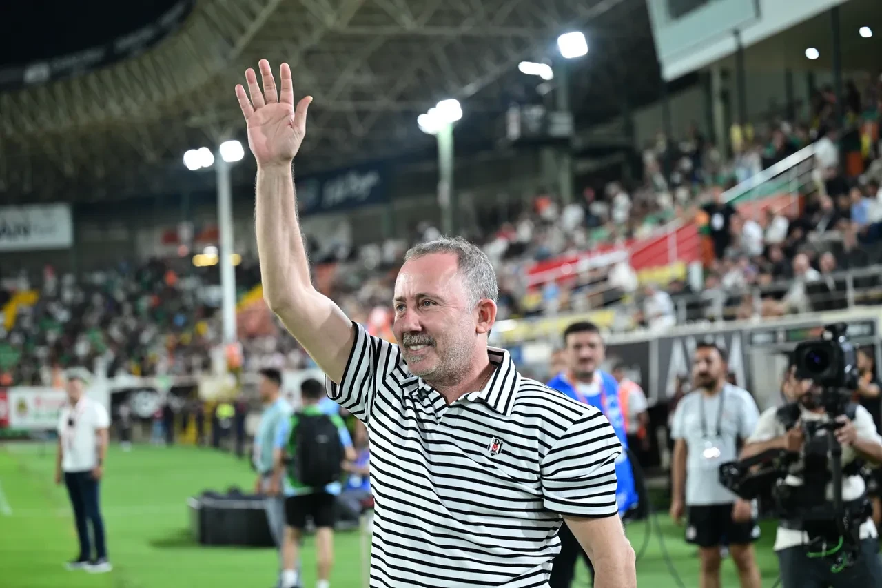 Beşiktaş Sergen Yalçın'la ilk maçında mağlup oldu! Alanyaspor evinde güldü