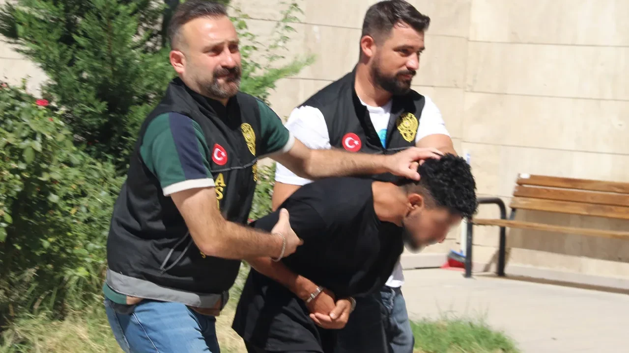 Cinayet anları kamerada: 500 bin TL karşlığında öldürdü, şehir şehir gezdi