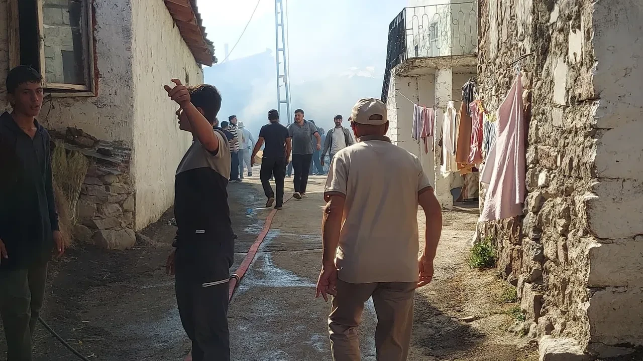 Erzurum Yakutiye'de korkutan yangın