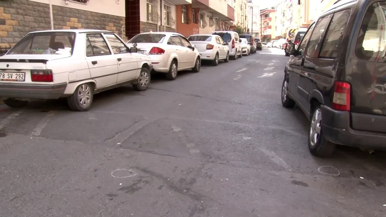 Eyüp'te sokak ortasında dehşet! 20 yaşındaki genci öldürdüler