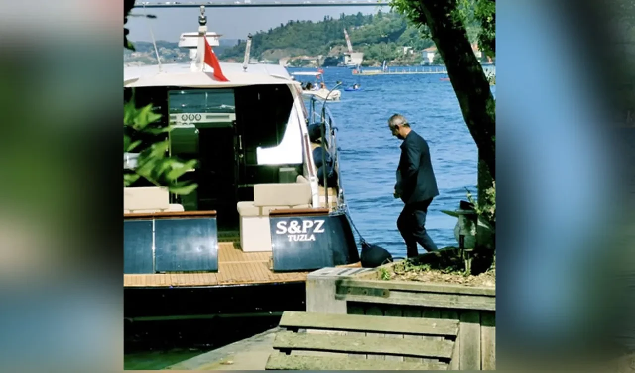 Fenerbahçe'de İsmail Kartal hareketliliği! Hamdi Akın özel yatında ağırladı, sosyal medyada gündem oldu