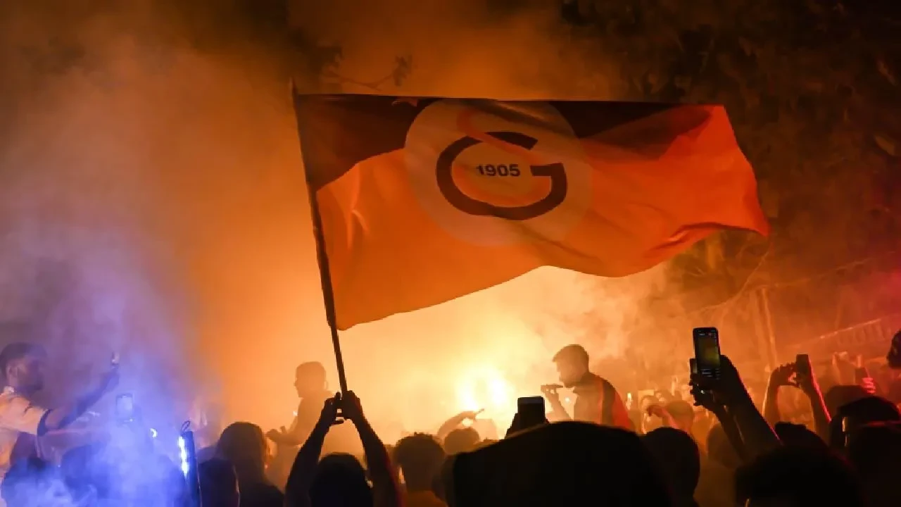 Galatasaray'da beklenen ayrılık duyuruldu!