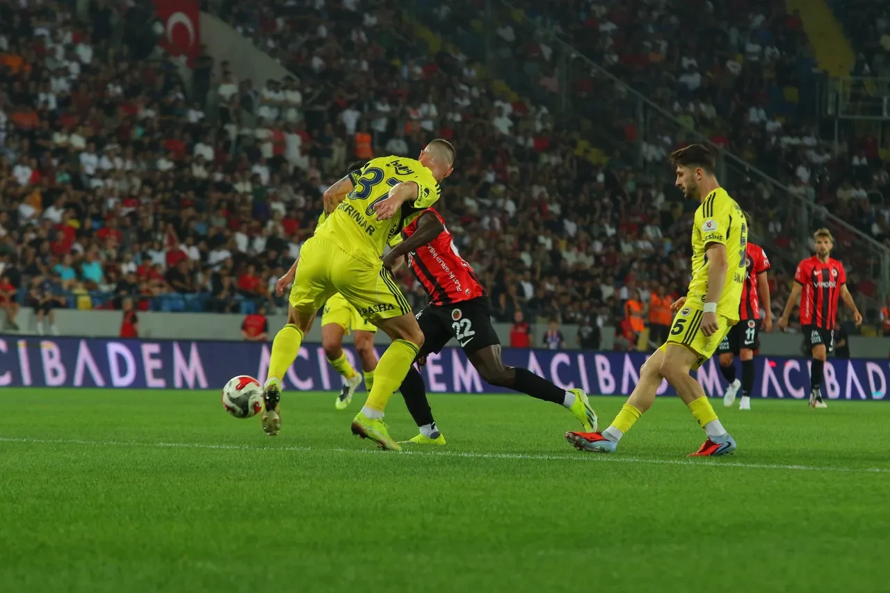 Gençlerbirliği Fenerbahçe maç sonucu kaç kaç? Mourinho sonrası farklı galibiyet