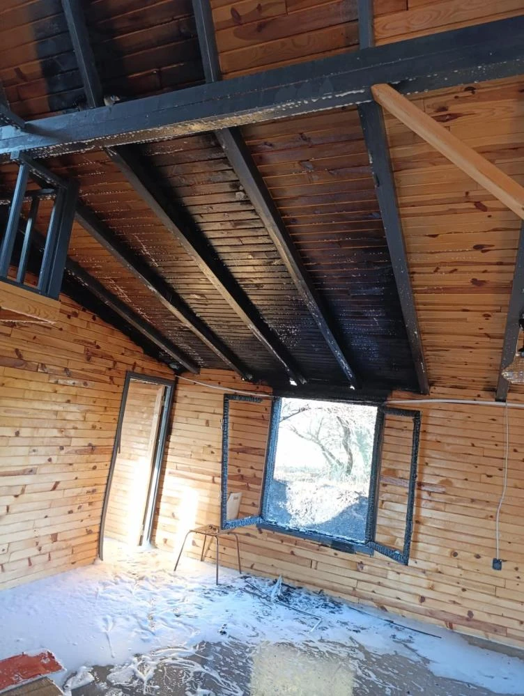 Muş'ta çıkan yangın 30 dönümlük alanı küle çevirdi